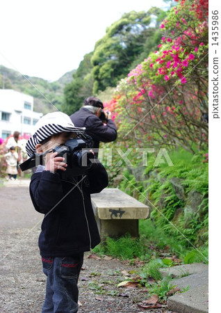 A small photographer A small photographer 1435986