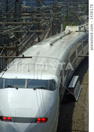 Shinkansen 300 series 1436178