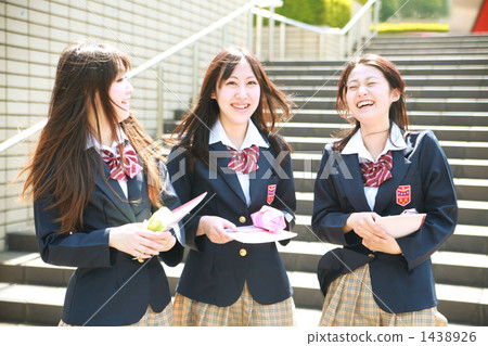 女高中生3人 女高中生3人 1438926