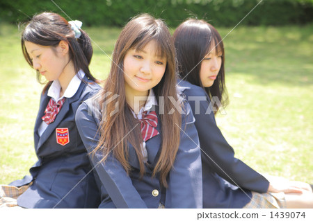 女高中生3人 1439074