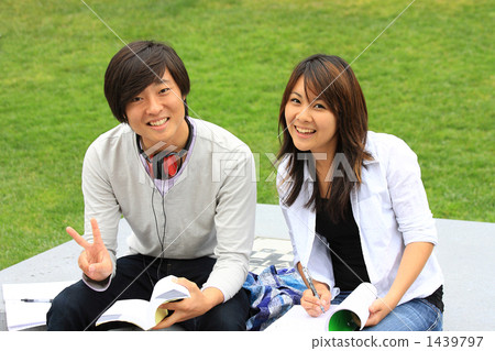 男人和女人 男女 學生 1439797