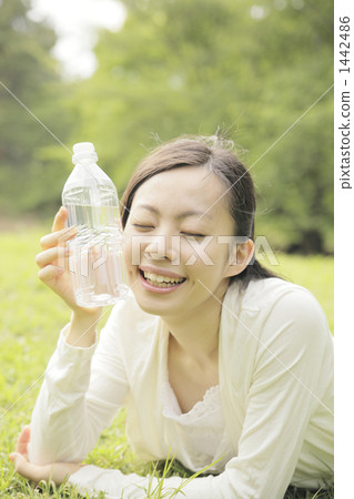 Young female, drink, drinking 1442486