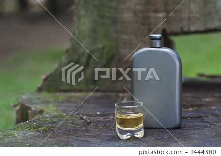 Whiskey kettle 1444300