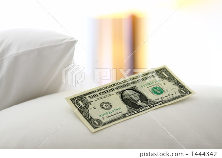 1 dollar chip 1 dollar chip 1444342