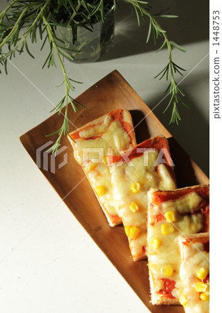 Corn pizza toast C 1448753