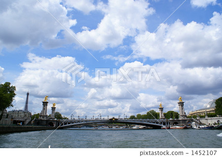 Paris Alexandre III bridge 1452107