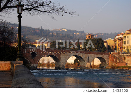 Streets of Verona Streets of Verona 1453300