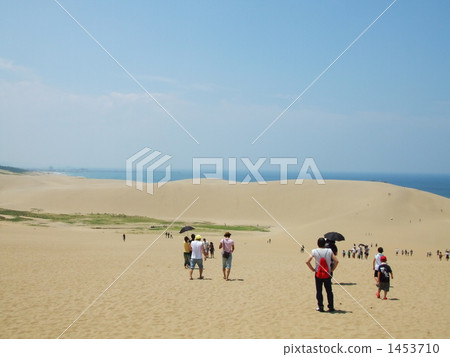 Tottori sand dunes 1453710