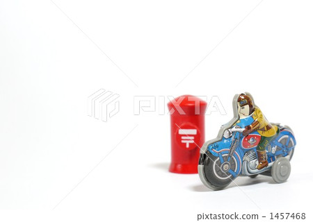 Post and motorcycle 1457468