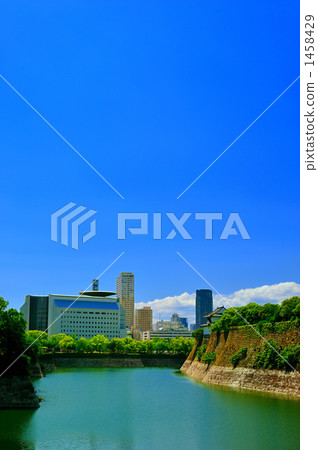 From the Seongnam area of Osaka Castle Park to the west 1458429