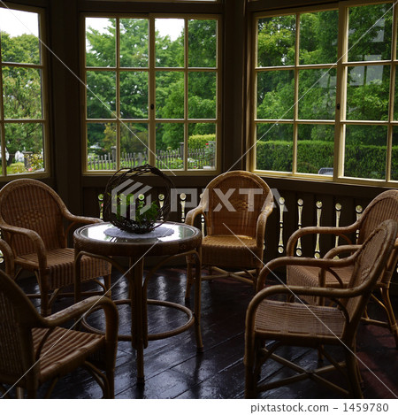 Spacious chair 1459780