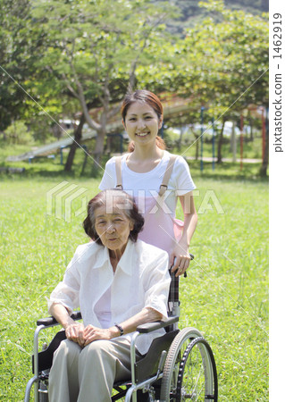 wheelchair, care worker, senior 1462919