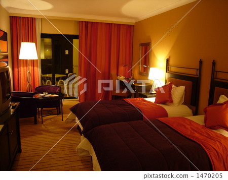One room of modern luxury hotel (twin room) 1470205