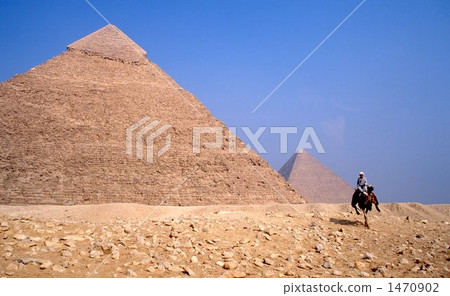  Pyramid 1470902