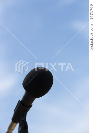 Mike and blue sky Mike and blue sky 1471769