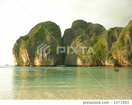 在披披島上一個無人居住的島嶼上海灘 1471993