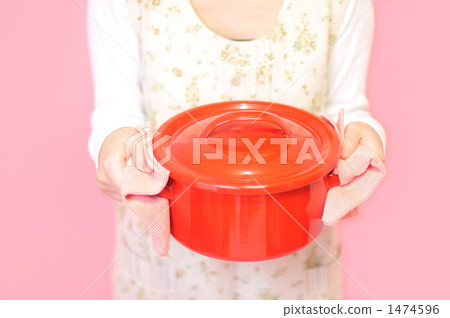 來吧,玩得開心的烹飪時間。 來吧,玩得開心的烹飪時間。 1474596