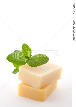 Mint and natural soap 1476586