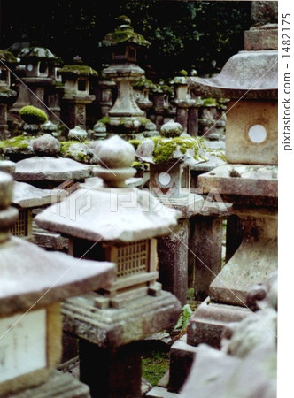 Kasuga Taisha Shrine · stone lantern basket 1482175