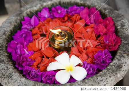 Flower arrangement of spa 1484968