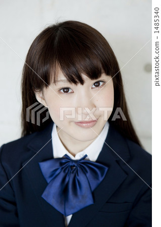 穿制服的學校女生 穿制服的學校女生 1485340