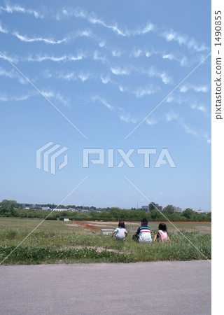 A child looking up at the airplane cloud A child looking up at the airplane cloud 1490855