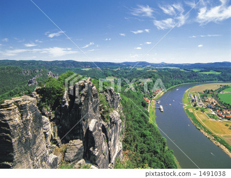 Bastay和易北河的岩石 1491038