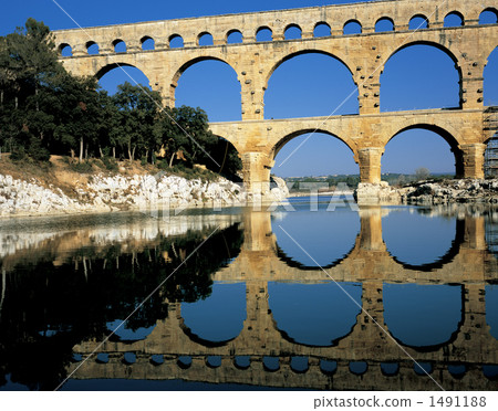 Pont du Gard的渡槽 1491188