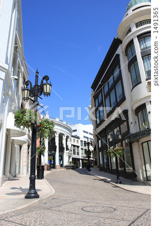 Rodeo Drive Shopping Center Rodeo Drive Shopping Center 1491365