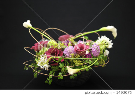 flower arrangement, present, green leaf 1493075