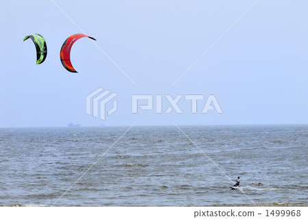 令人振奮的天空衝浪 1499968