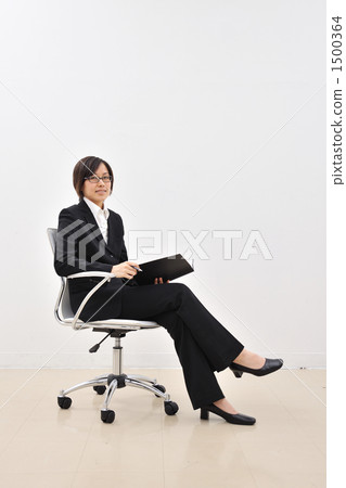 a businesswoman, ol, career woman 1500364