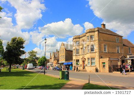 Bourton在水面上的街道 1501727