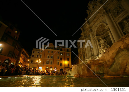Trevi Fountain 1501831