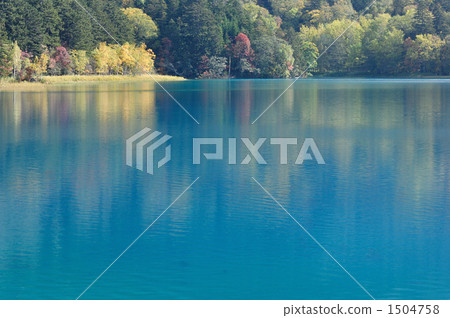 reflective water surface, reflecting water, calm 1504758