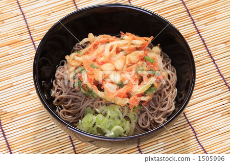 Chilled and fried noodles Chilled and fried noodles 1505996