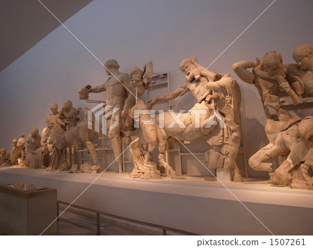 “奧林匹亞博物館”“宙斯神廟西部乳房”（希臘） 1507261