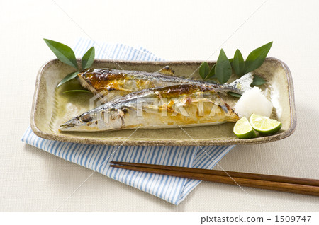 Salt-grilled saury 1509747