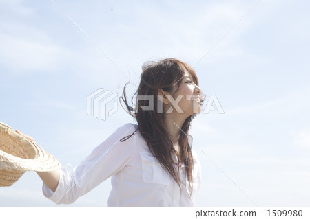 one person, upper body, upper body shot 1509980