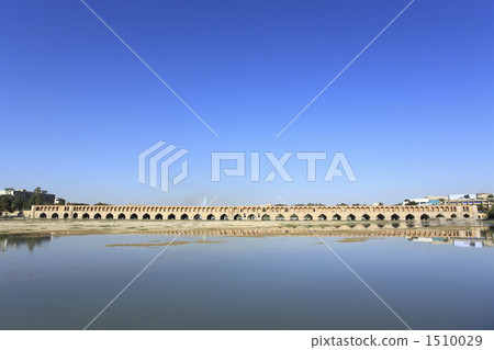 Sue Ose Bridge 1510029