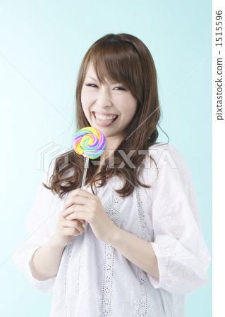 女子 1515596