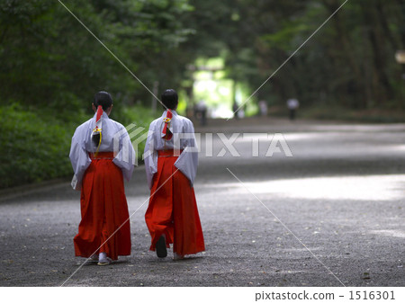 一個女祭司 1516301