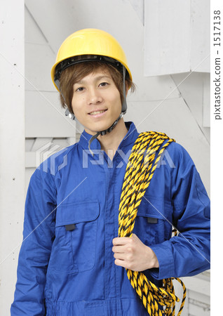 一名年輕的保安人員 1517138