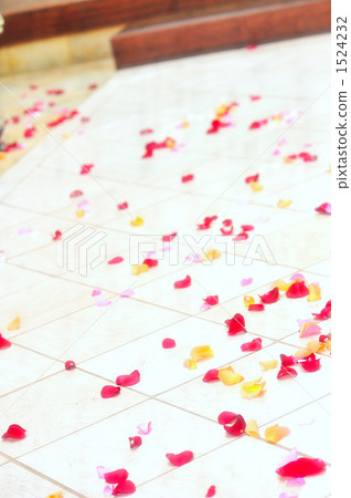 Flower load with flower shower 1524232