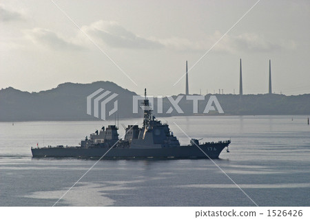 宙斯盾船和通訊塔 1526426