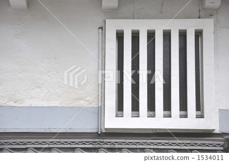 石膏牆和窗戶 1534011
