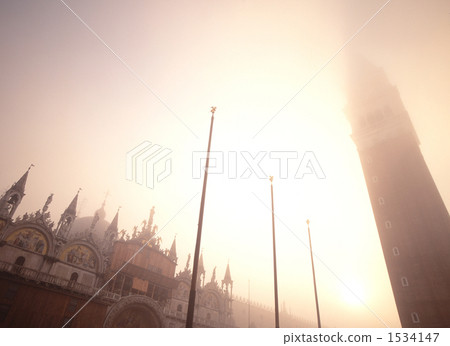 Piazza San Marco, morning dew, venetian 1534147