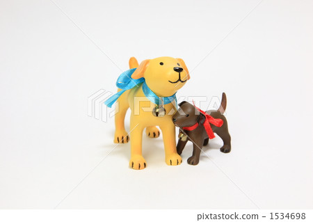 特寫鏡頭狗父母和兒童裝飾品 特寫鏡頭狗父母和兒童裝飾品 1534698