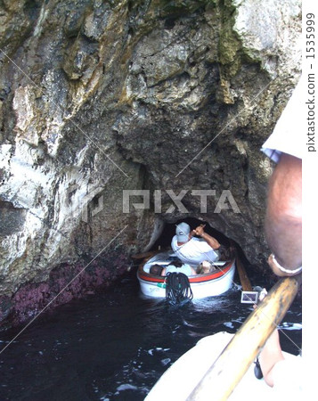 Capri Island Blue Grotto entrance 1535999
