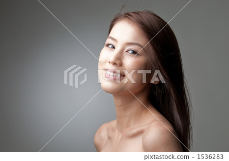 一個女人接受風 一個女人接受風 1536283
